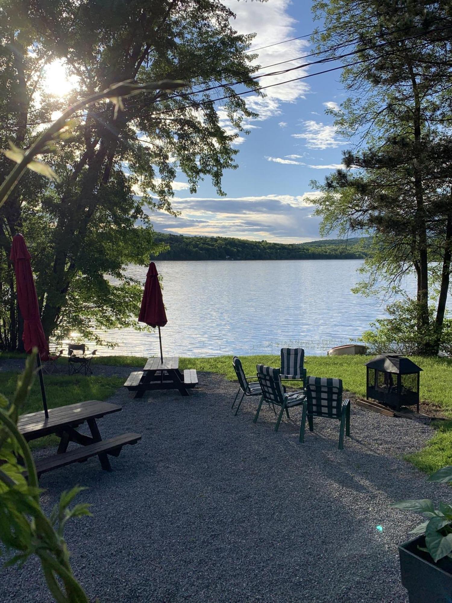 Auberge De Ferme-Neuve Lac-Saint-Paul Exteriér fotografie