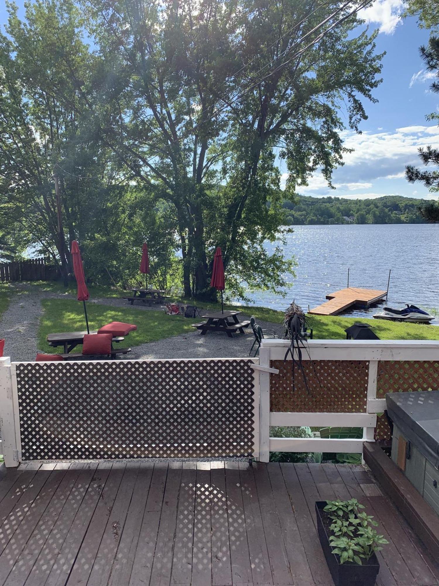 Auberge De Ferme-Neuve Lac-Saint-Paul Exteriér fotografie